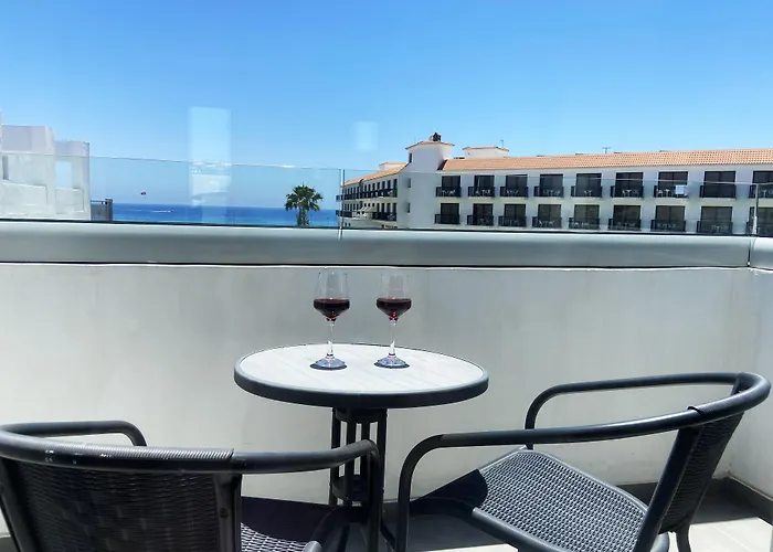 Nissi Avenue Aparthotel 4*