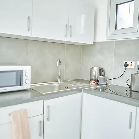 Nissi Avenue Aya Napa