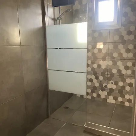 Nissi Avenue Apart-hotel