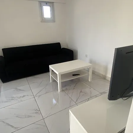 Nissi Avenue 4*