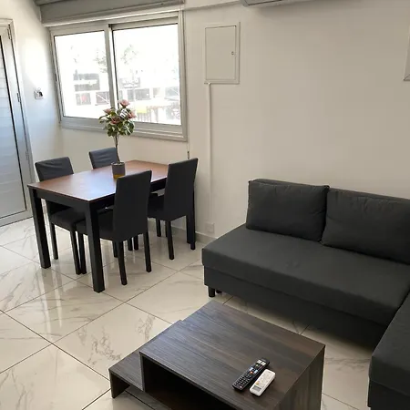 Nissi Avenue 公寓式酒店 4*