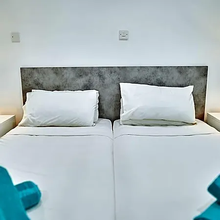 Nissi Avenue 公寓式酒店 4*